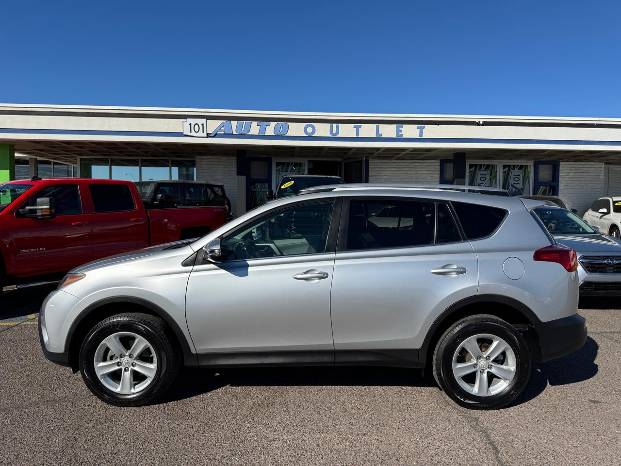 Toyota RAV4 FWD 4dr XLE (Natl) 2013
