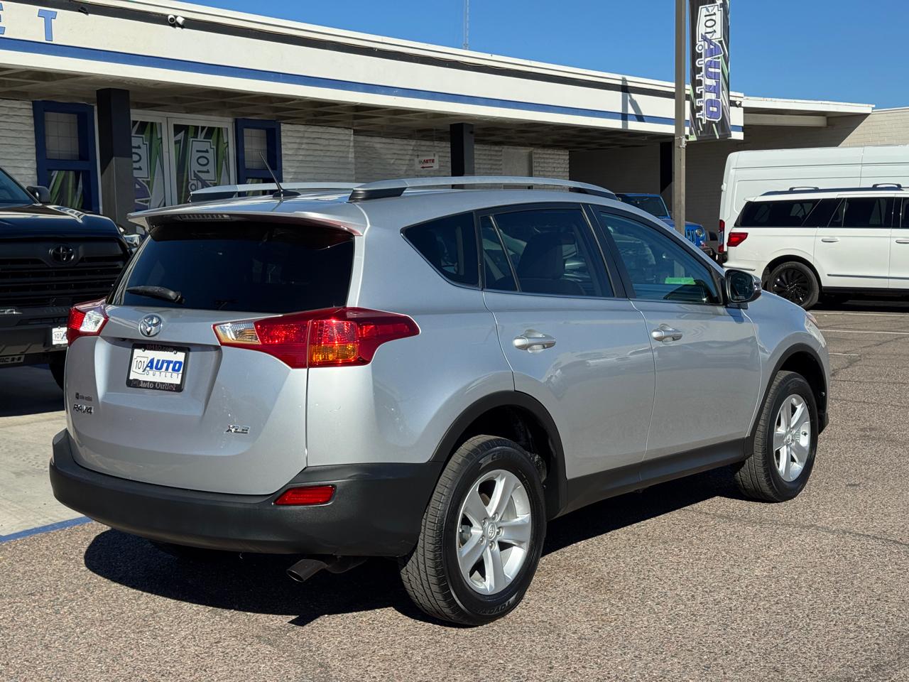 Toyota RAV4 FWD 4dr XLE (Natl) 2013