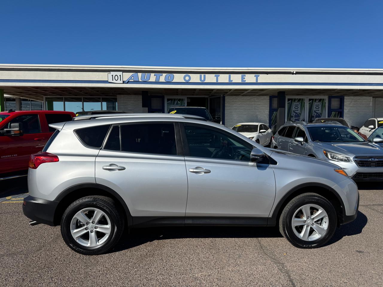 Toyota RAV4 FWD 4dr XLE (Natl) 2013
