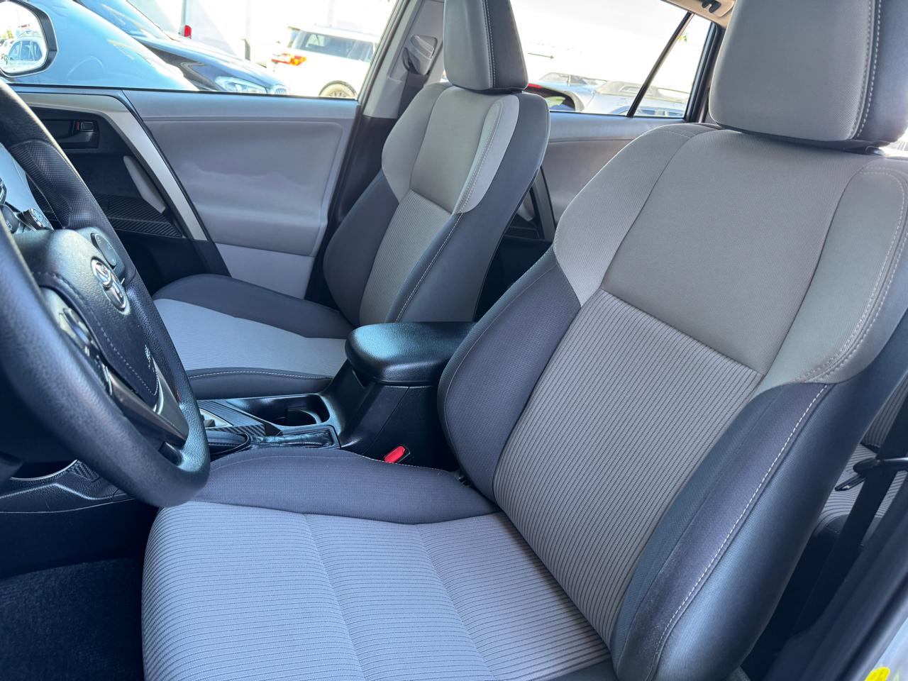 Toyota RAV4 FWD 4dr XLE (Natl) 2013