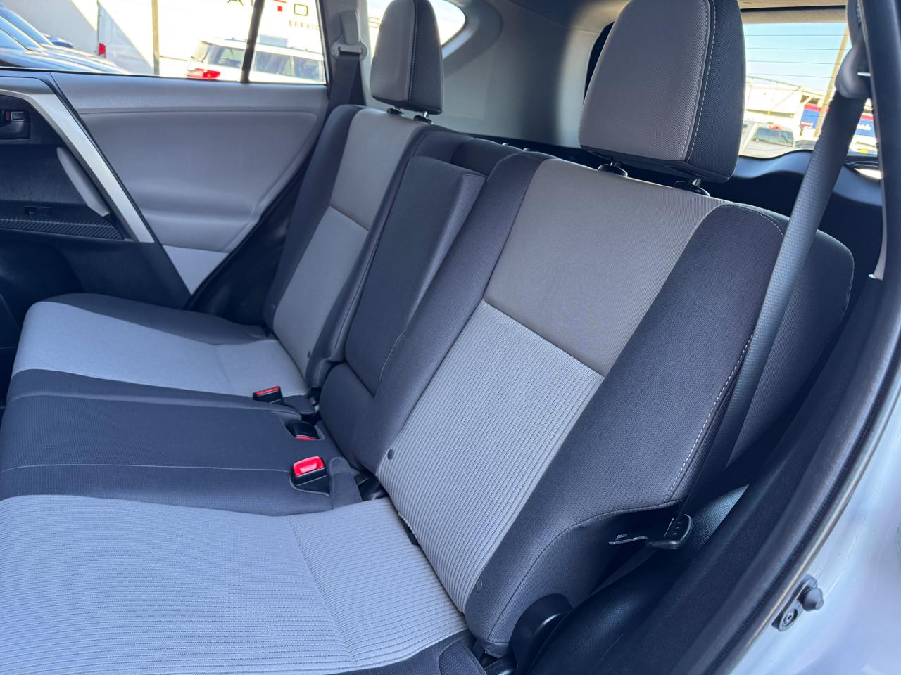 Toyota RAV4 FWD 4dr XLE (Natl) 2013