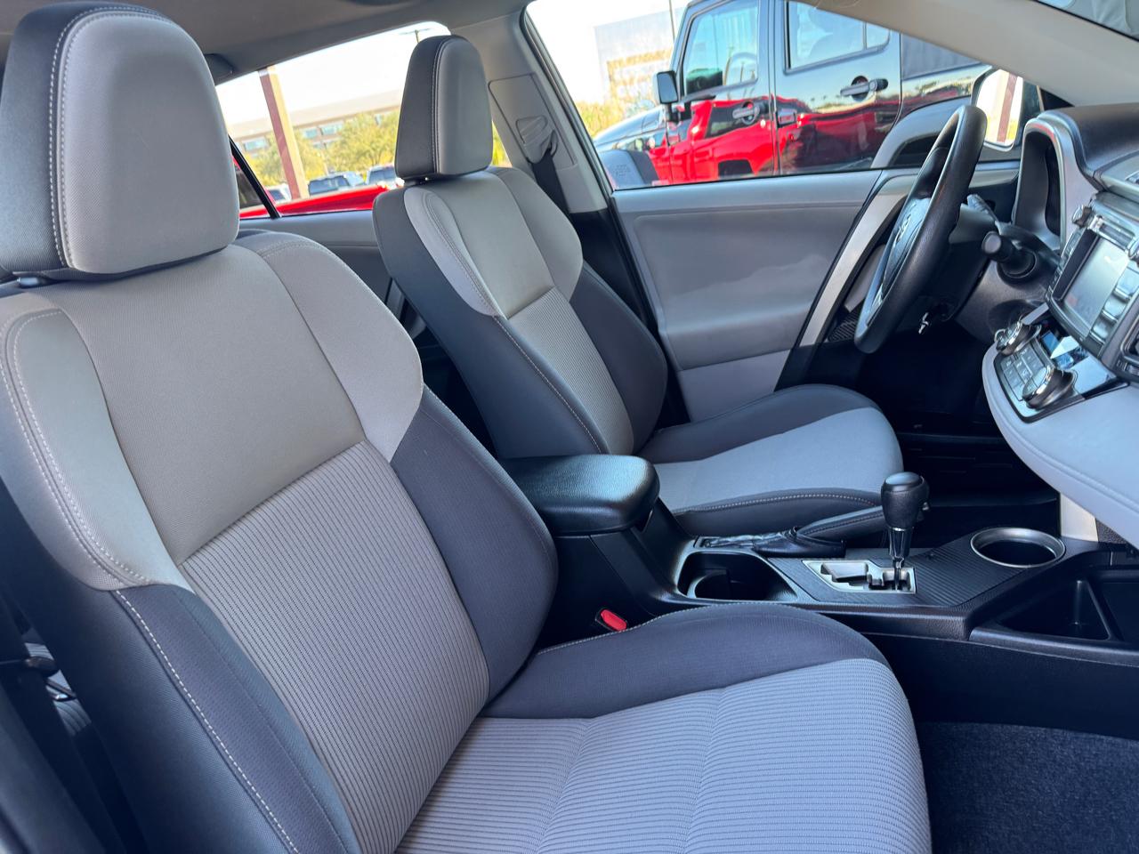 Toyota RAV4 FWD 4dr XLE (Natl) 2013