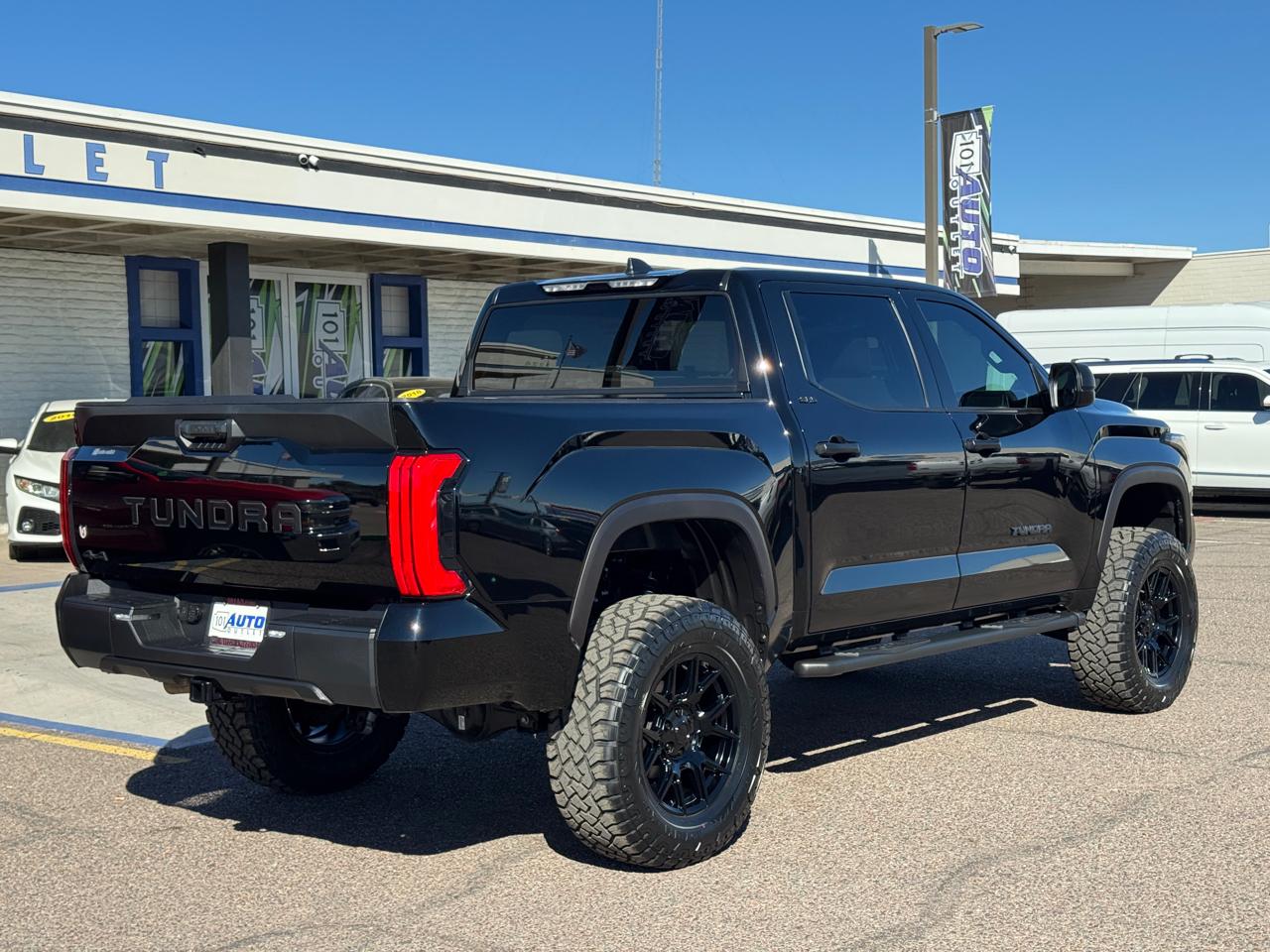Toyota Tundra 4WD SR5 CrewMax 5.5' Bed (Natl) 2025