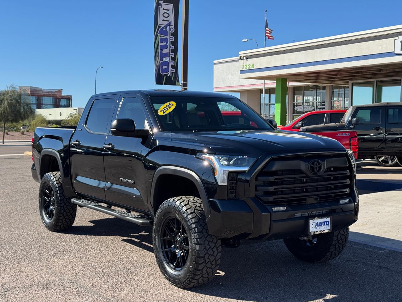 Toyota Tundra 4WD SR5 CrewMax 5.5' Bed (Natl) 2025