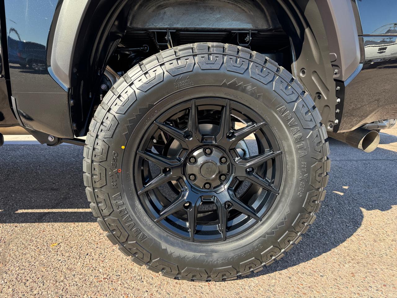 Toyota Tundra 4WD SR5 CrewMax 5.5' Bed (Natl) 2025