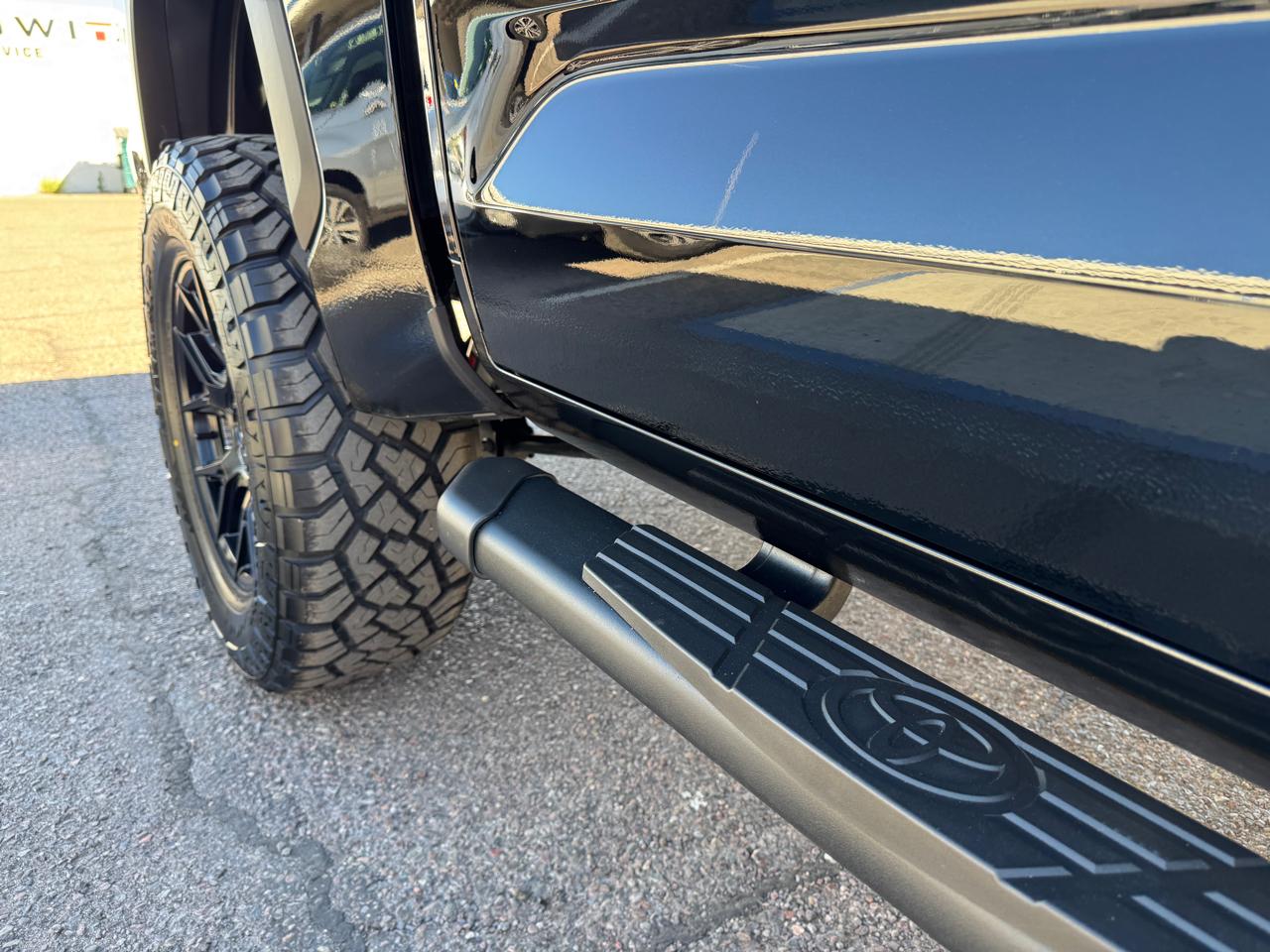 Toyota Tundra 4WD SR5 CrewMax 5.5' Bed (Natl) 2025