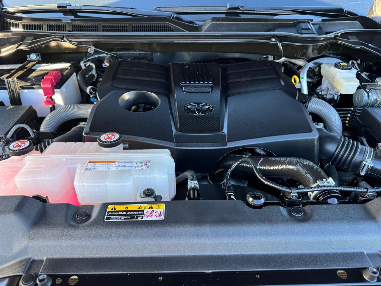 Toyota Tundra 4WD SR5 CrewMax 5.5' Bed (Natl) 2025