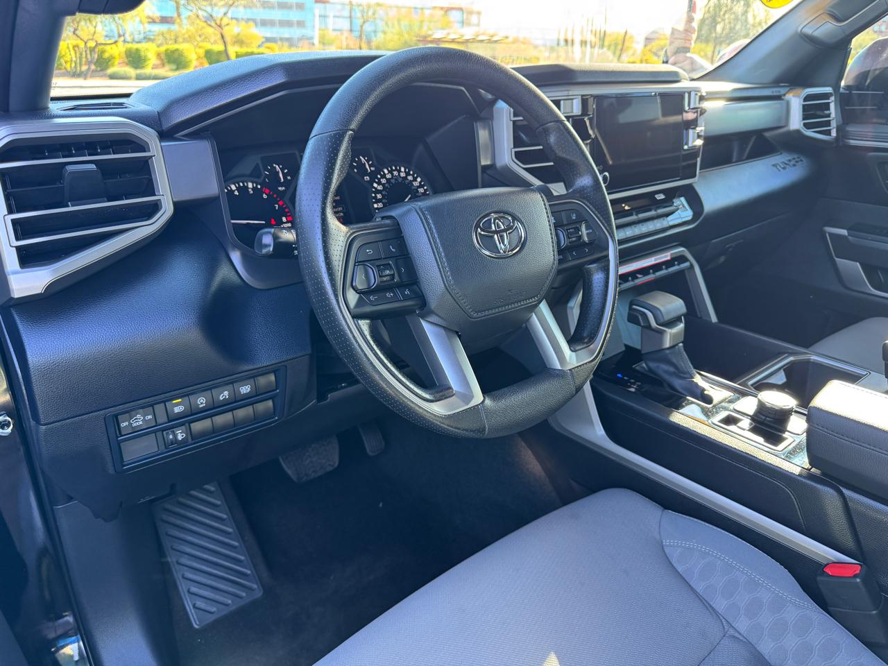 Toyota Tundra 4WD SR5 CrewMax 5.5' Bed (Natl) 2025