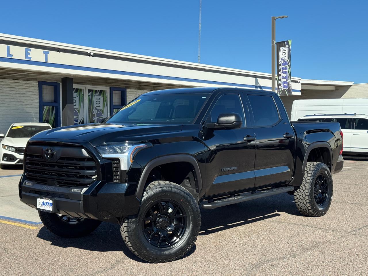 2025 Toyota Tundra 4WD SR5 CrewMax 5.5' Bed (Natl)