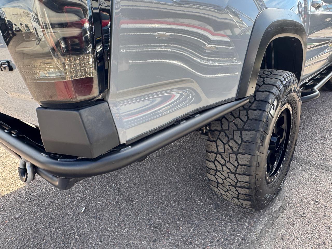 Toyota Tacoma 4WD TRD Off Road Double Cab 5' Bed V6 AT (Natl) 2021