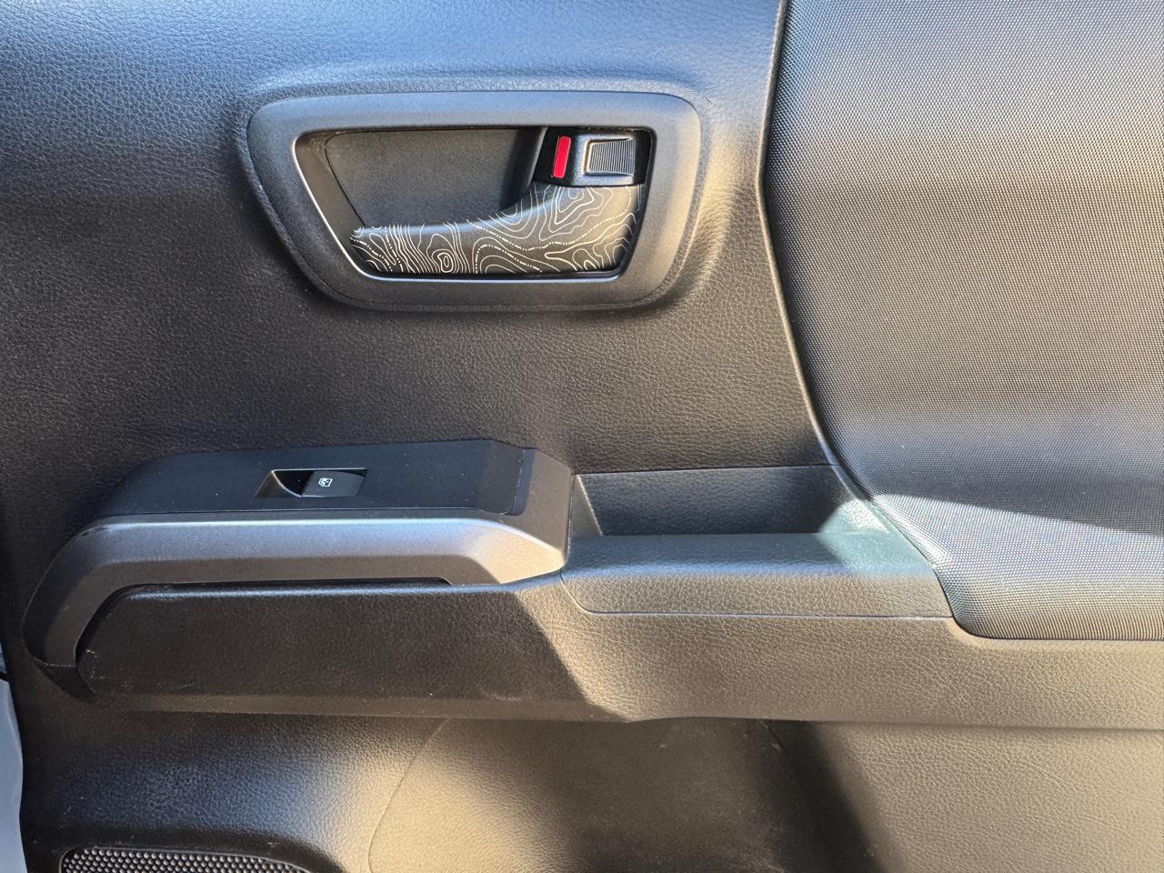 Toyota Tacoma 4WD TRD Off Road Double Cab 5' Bed V6 AT (Natl) 2021