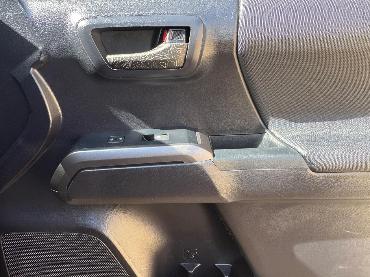 Toyota Tacoma 4WD TRD Off Road Double Cab 5' Bed V6 AT (Natl) 2021