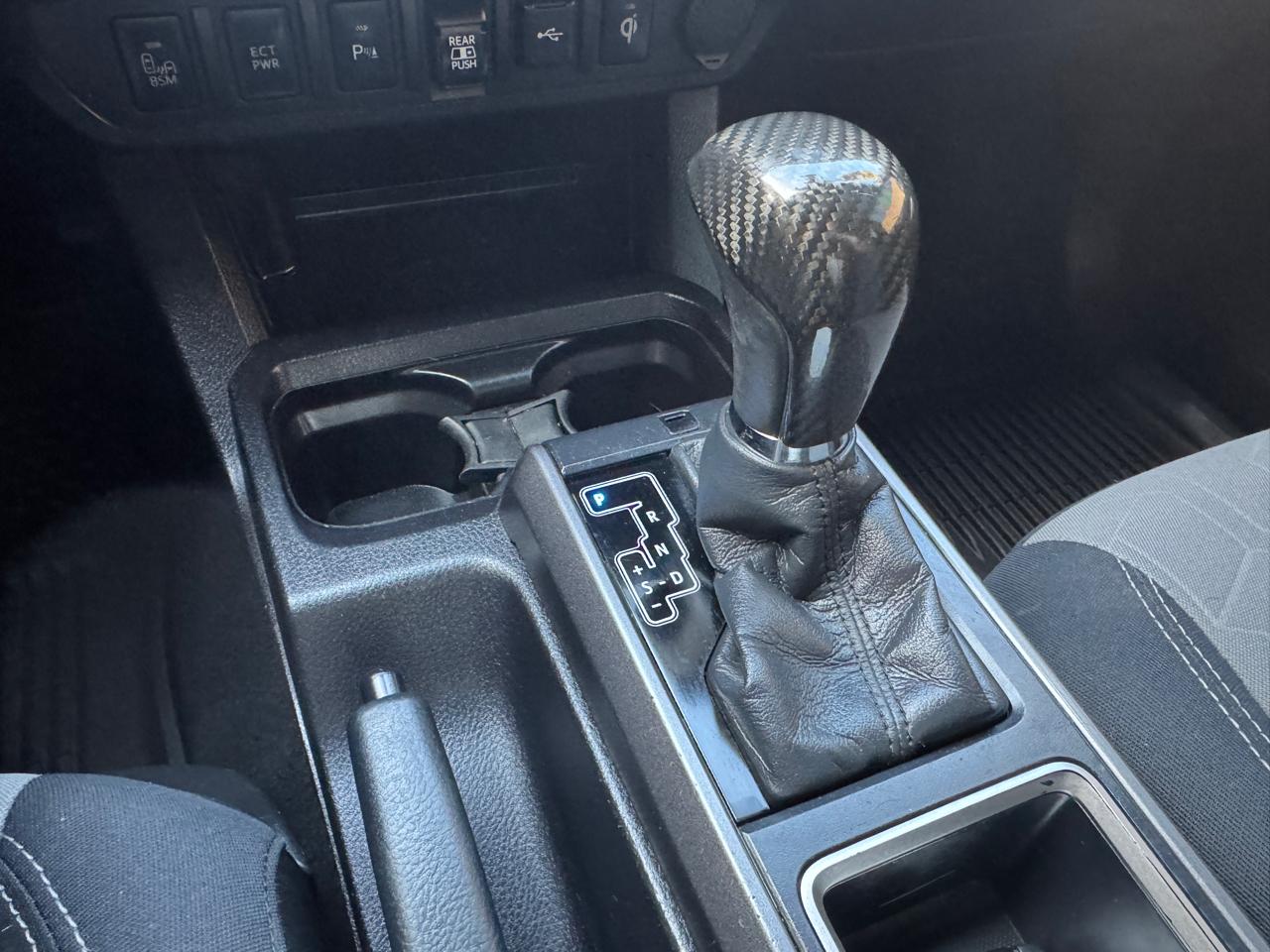 Toyota Tacoma 4WD TRD Off Road Double Cab 5' Bed V6 AT (Natl) 2021