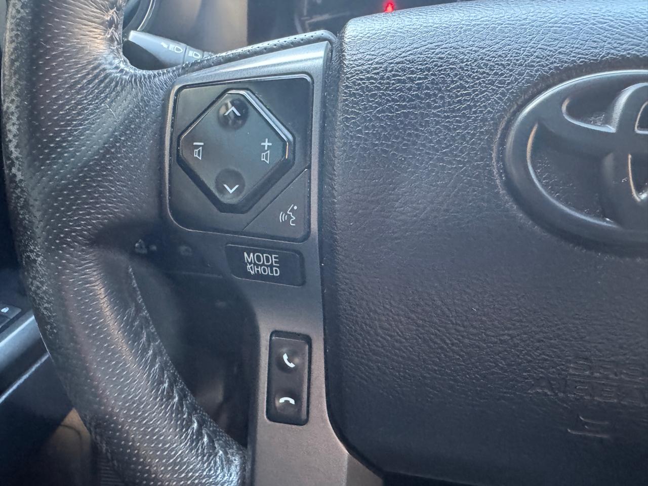 Toyota Tacoma 4WD TRD Off Road Double Cab 5' Bed V6 AT (Natl) 2021