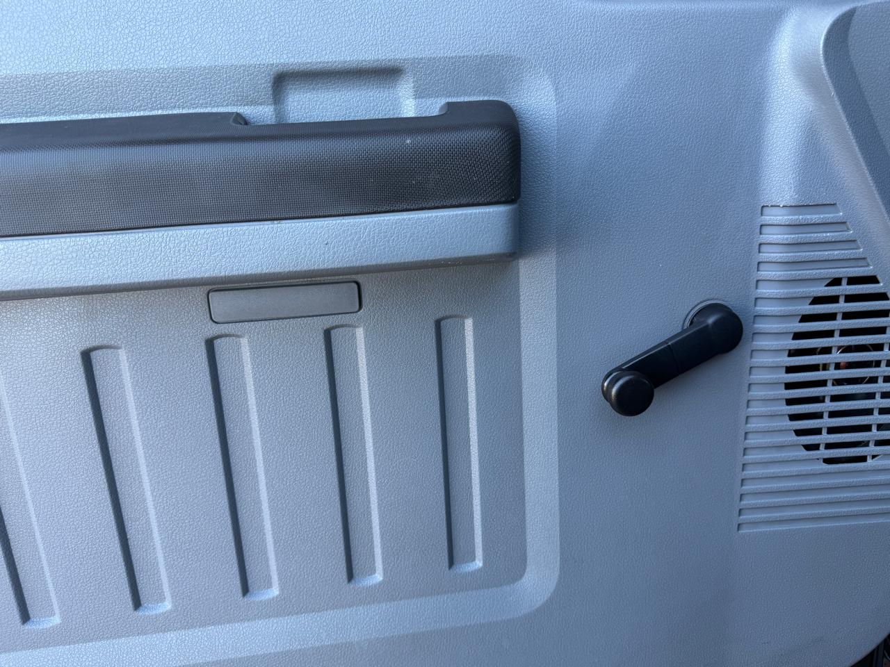 Ford Super Duty F-350 SRW 4WD Crew Cab 172" XL 2015