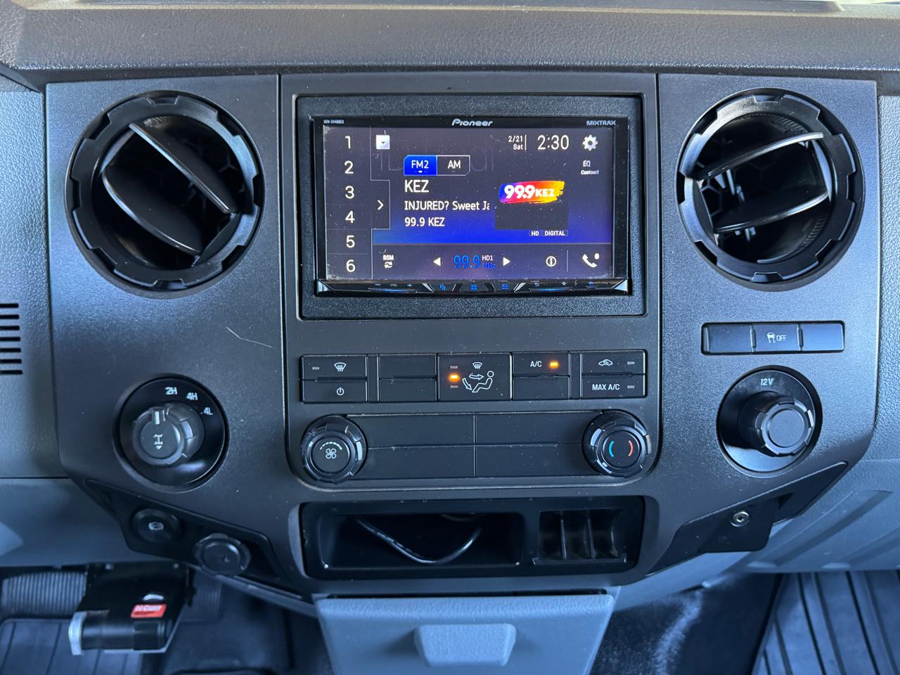 Ford Super Duty F-350 SRW 4WD Crew Cab 172" XL 2015