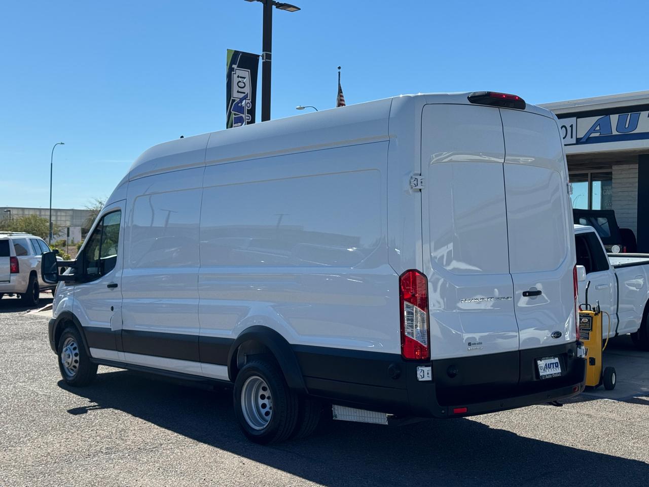 Ford Transit Cargo Van T-350 HD 148" EL Hi Rf 11000 GVWR DRW RWD 2022