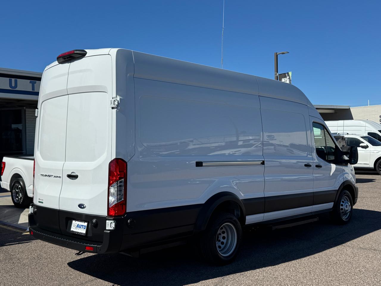 Ford Transit Cargo Van T-350 HD 148" EL Hi Rf 11000 GVWR DRW RWD 2022