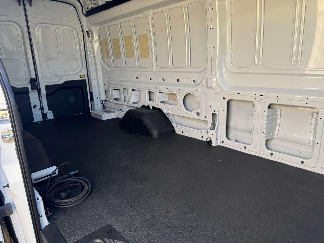 Ford Transit Cargo Van T-350 HD 148" EL Hi Rf 11000 GVWR DRW RWD 2022