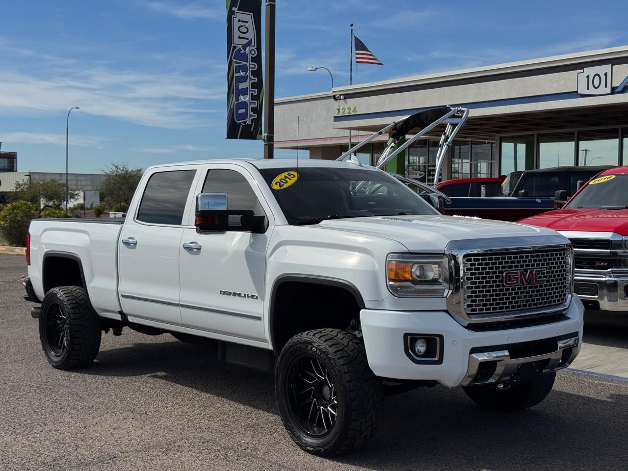 GMC Sierra 2500HD available WiFi 4WD Crew Cab 153.7" Denali 2015