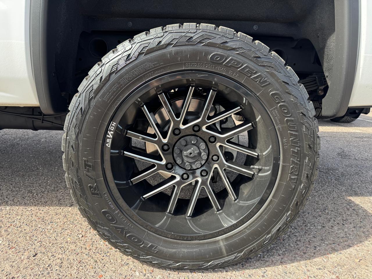 GMC Sierra 2500HD available WiFi 4WD Crew Cab 153.7" Denali 2015