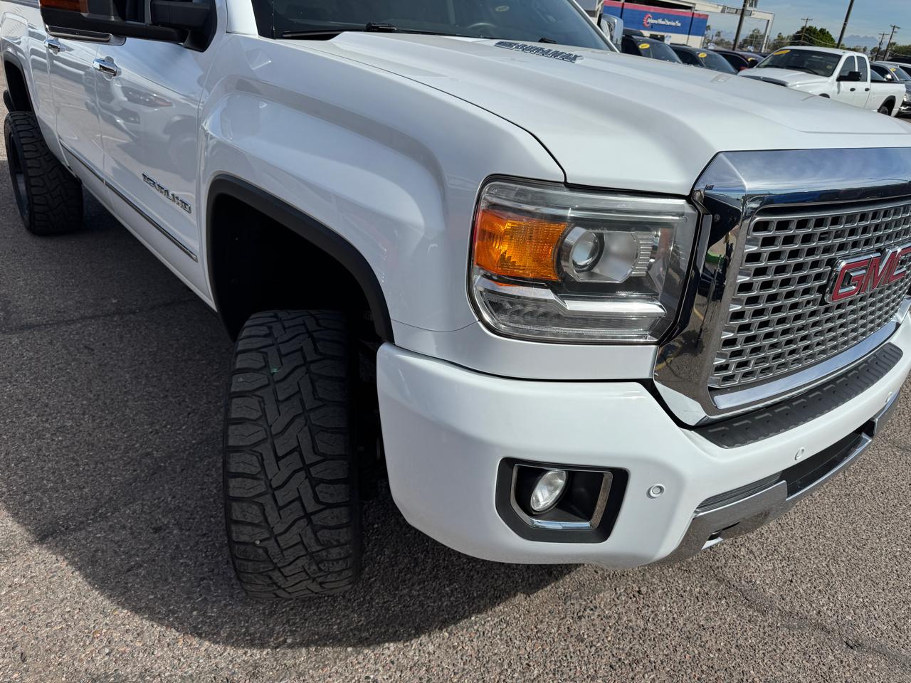 GMC Sierra 2500HD available WiFi 4WD Crew Cab 153.7" Denali 2015