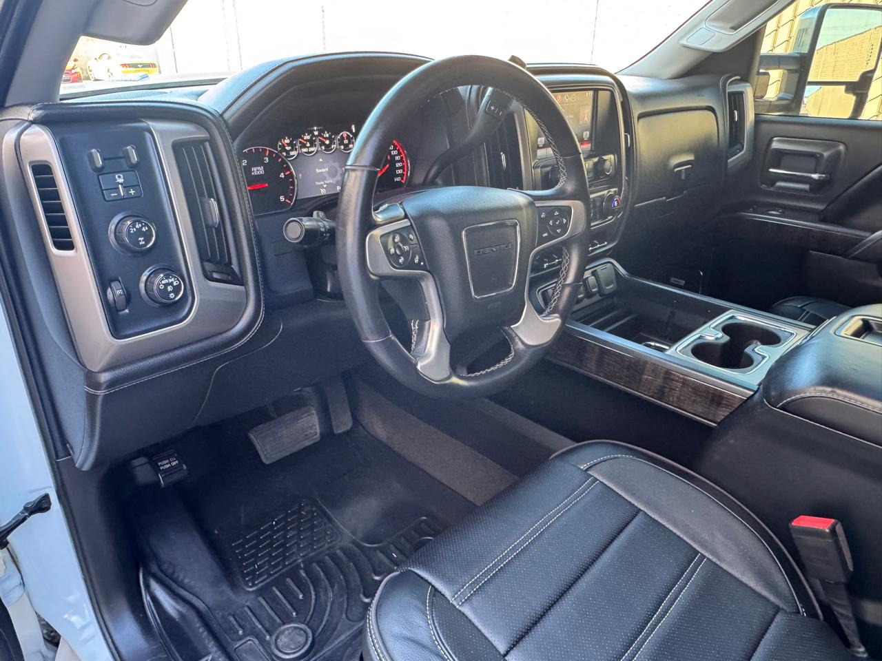 GMC Sierra 2500HD available WiFi 4WD Crew Cab 153.7" Denali 2015