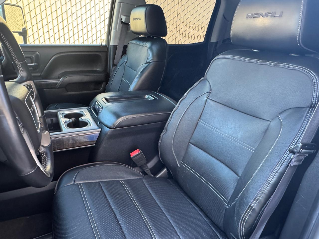 GMC Sierra 2500HD available WiFi 4WD Crew Cab 153.7" Denali 2015