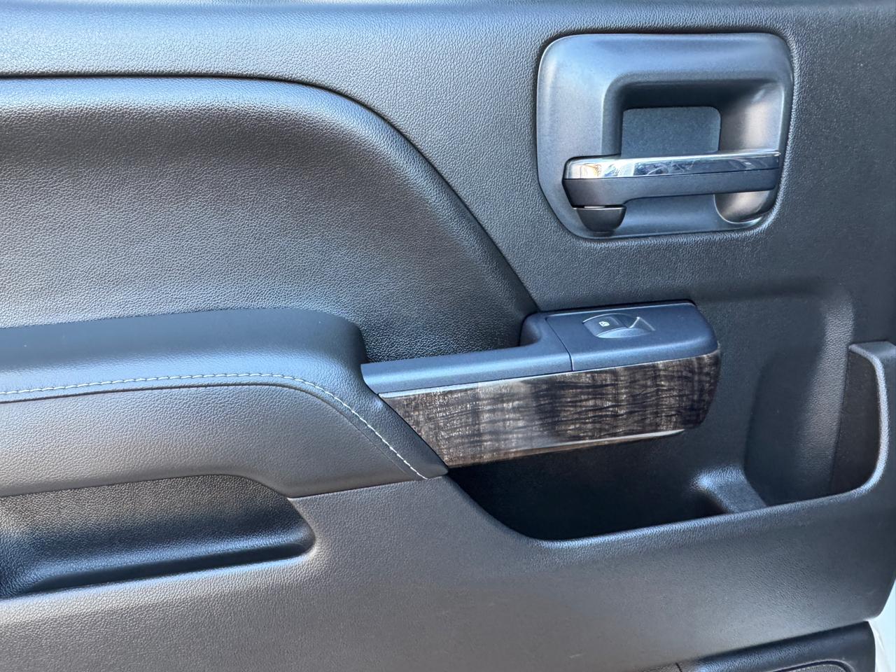 GMC Sierra 2500HD available WiFi 4WD Crew Cab 153.7" Denali 2015