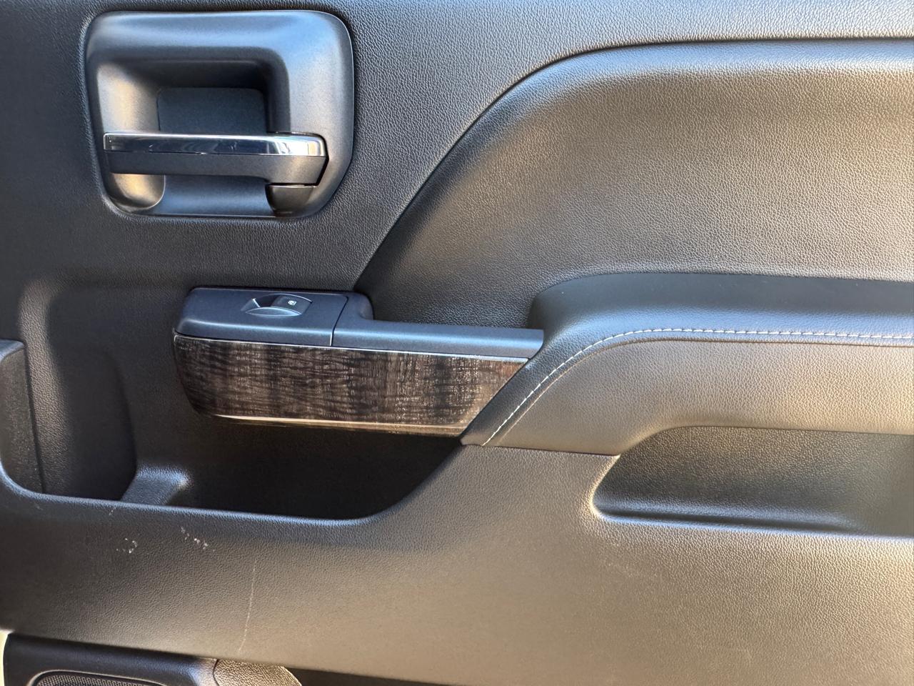 GMC Sierra 2500HD available WiFi 4WD Crew Cab 153.7" Denali 2015