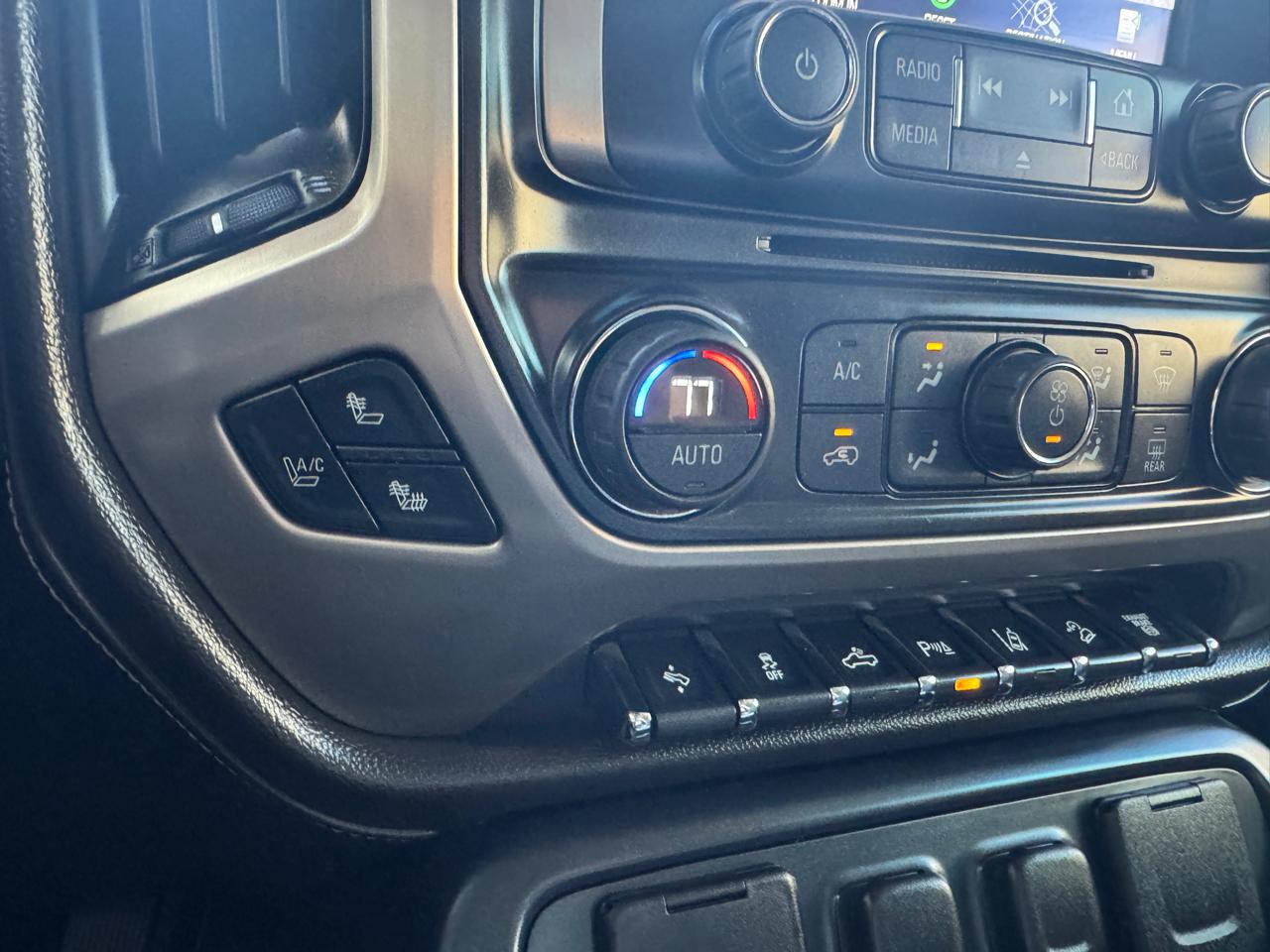 GMC Sierra 2500HD available WiFi 4WD Crew Cab 153.7" Denali 2015