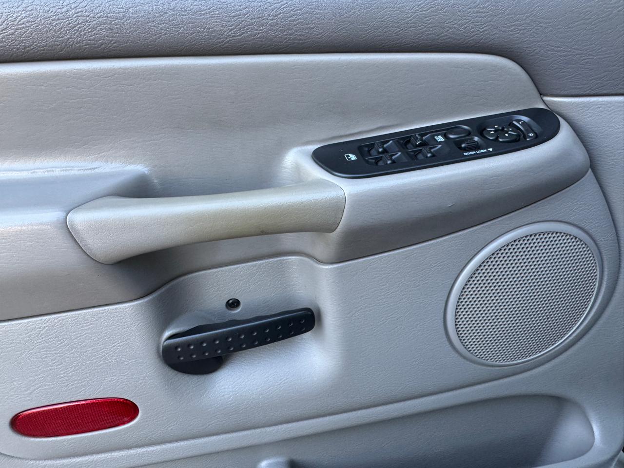 Dodge Ram 2500 4dr Quad Cab 160.5" WB SLT 2004