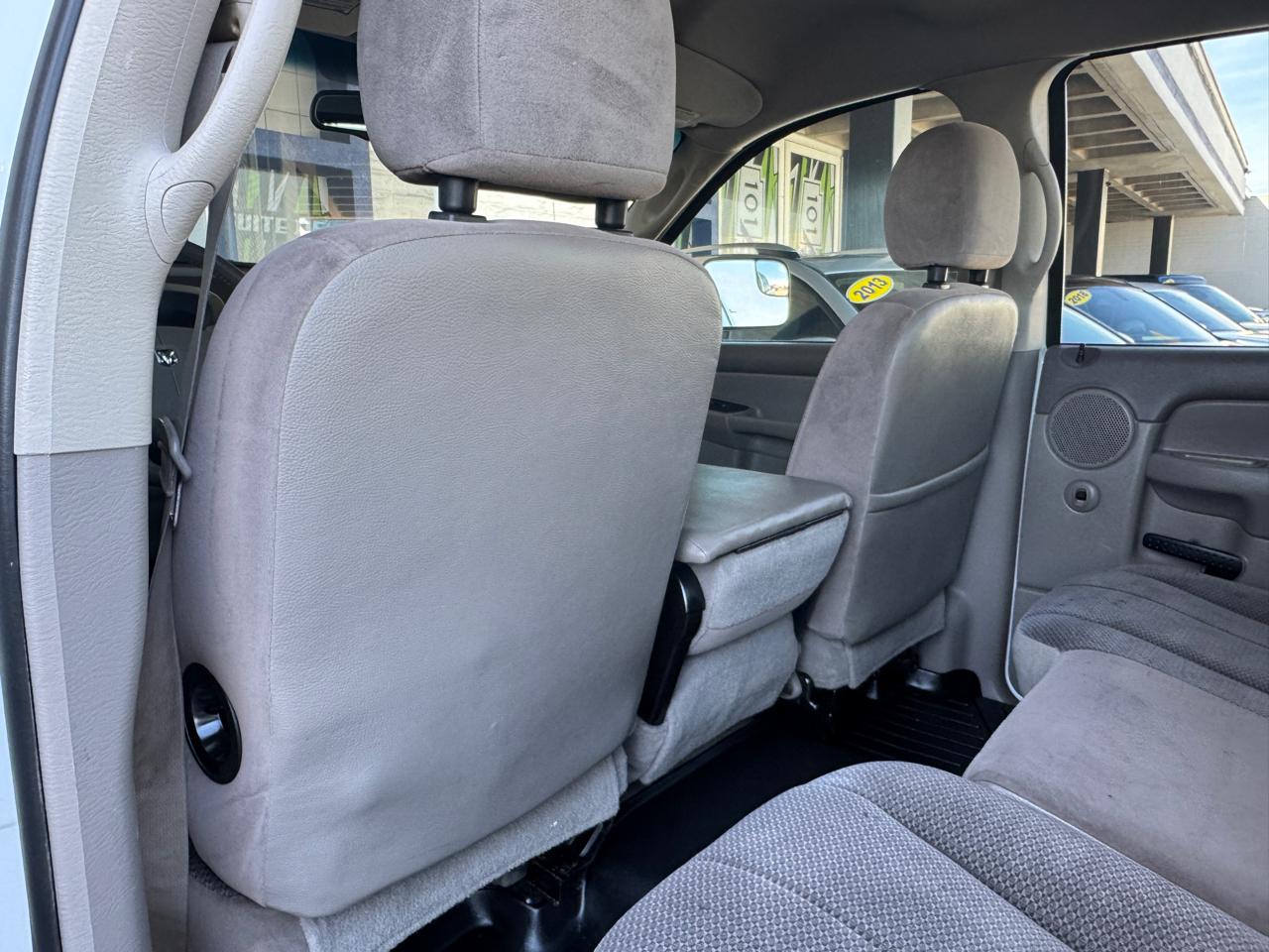 Dodge Ram 2500 4dr Quad Cab 160.5" WB SLT 2004