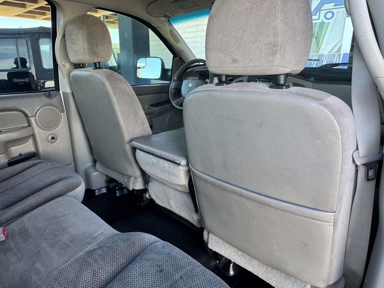 Dodge Ram 2500 4dr Quad Cab 160.5" WB SLT 2004