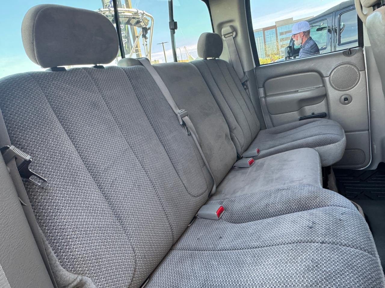 Dodge Ram 2500 4dr Quad Cab 160.5" WB SLT 2004