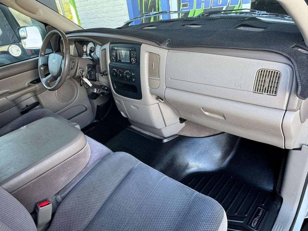 Dodge Ram 2500 4dr Quad Cab 160.5" WB SLT 2004