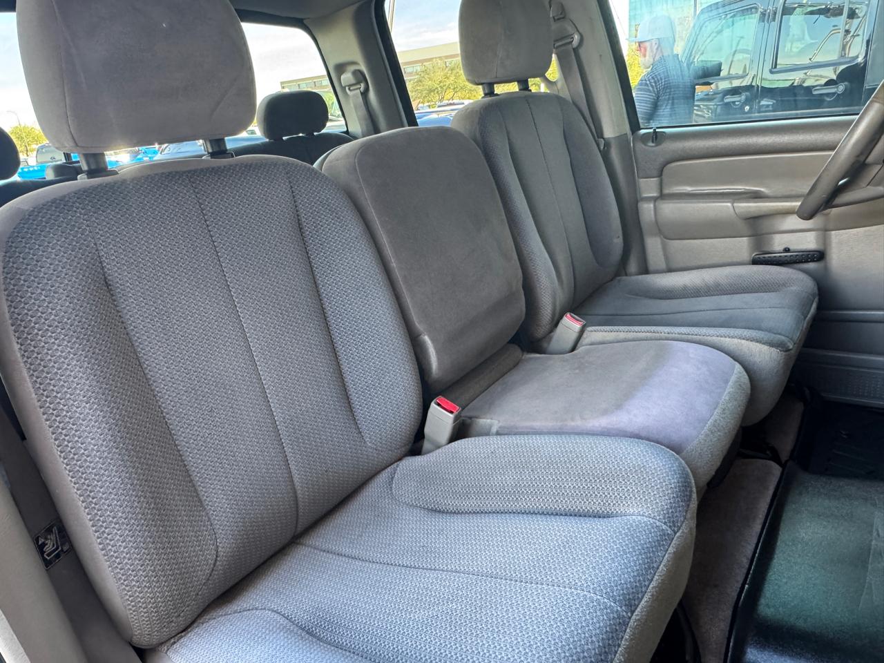 Dodge Ram 2500 4dr Quad Cab 160.5" WB SLT 2004