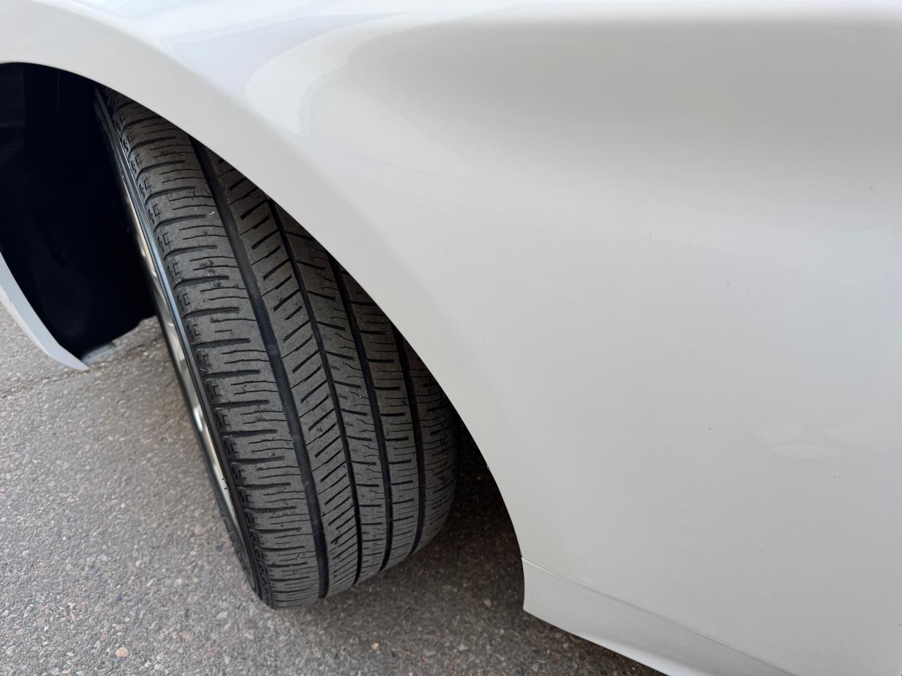 Hyundai Genesis Coupe 2dr 3.8L Auto Base w/Gray Seats 2015