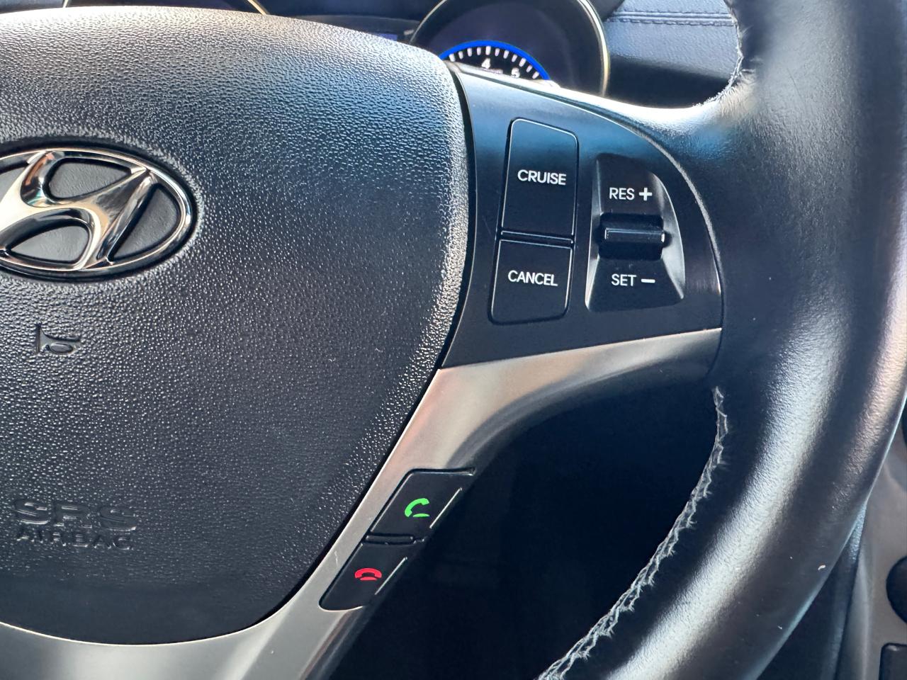 Hyundai Genesis Coupe 2dr 3.8L Auto Base w/Gray Seats 2015