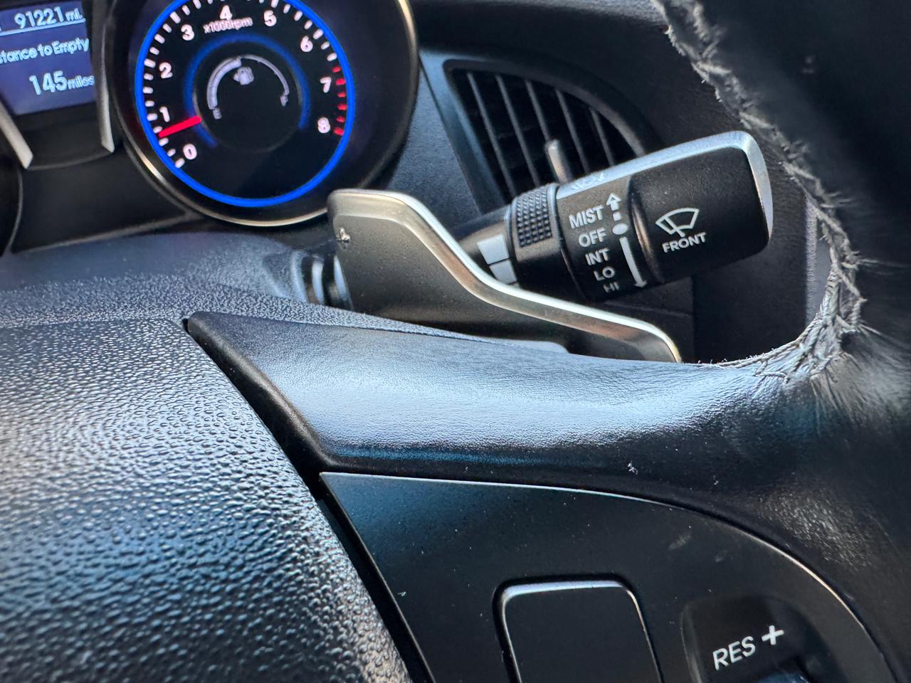 Hyundai Genesis Coupe 2dr 3.8L Auto Base w/Gray Seats 2015