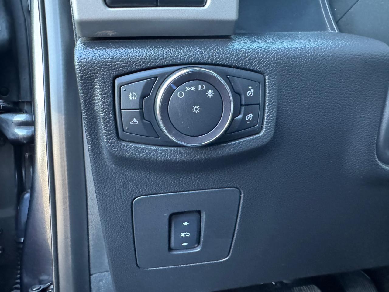 Ford F-150 Lariat SuperCrew 4WD 2017