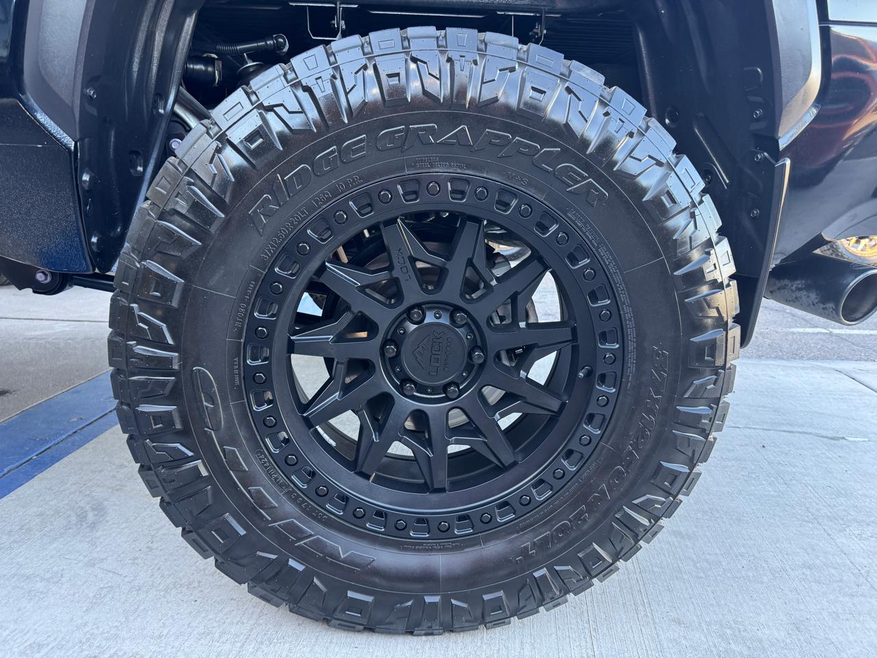 Toyota Tundra 4WD  2023