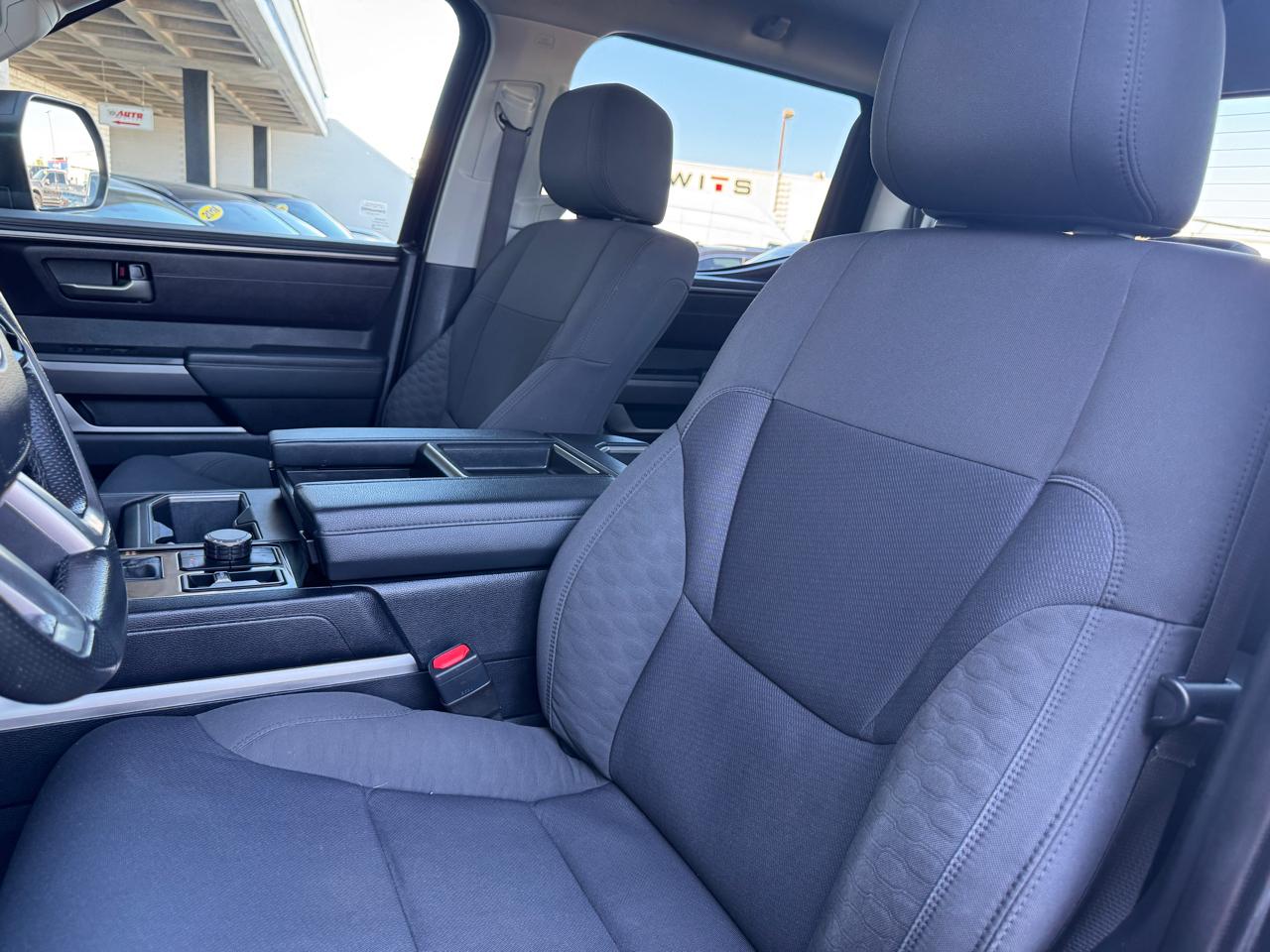 Toyota Tundra 4WD  2023