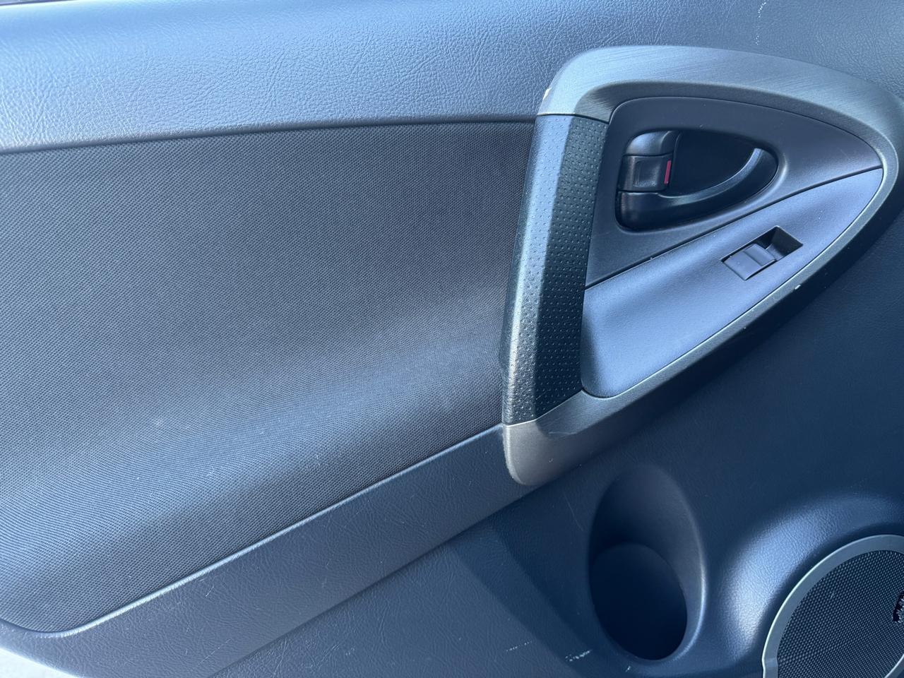 Toyota RAV4 4WD 4dr I4 Sport (Natl) 2012