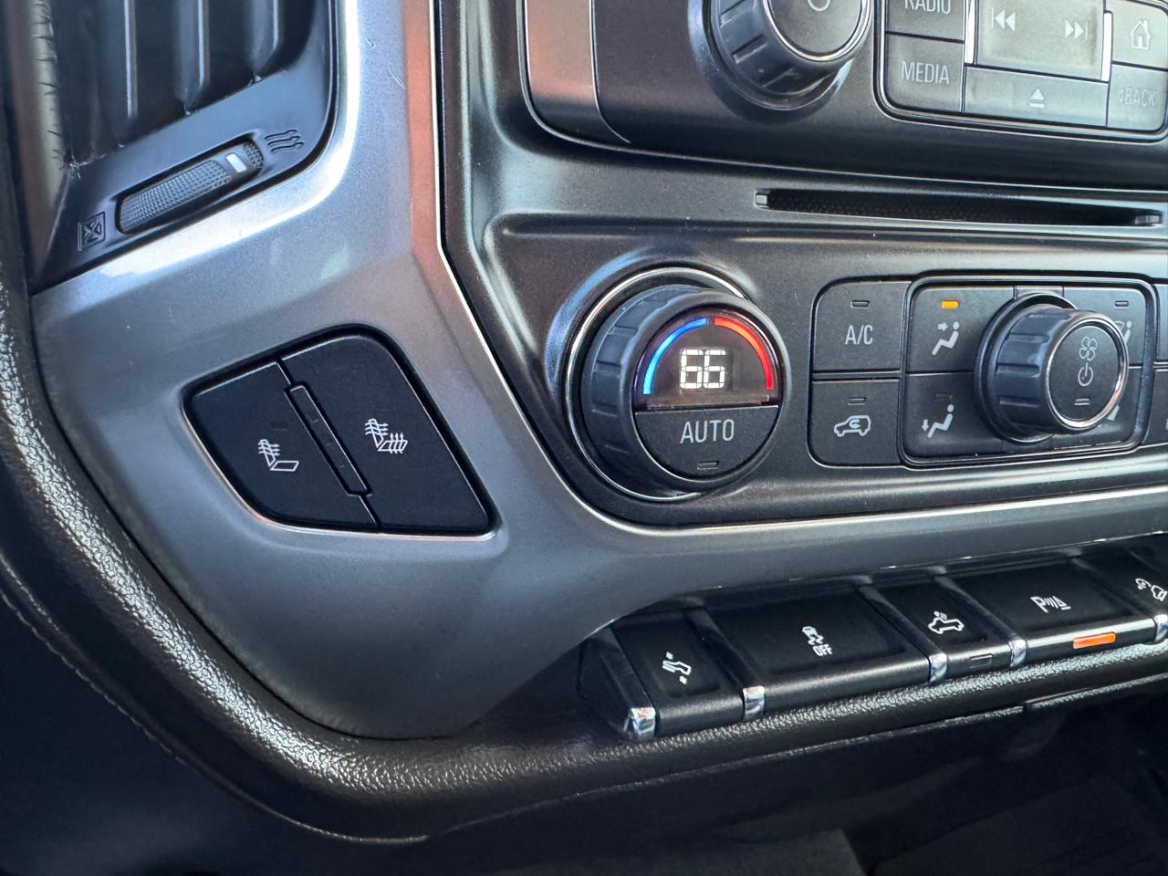 Chevrolet Silverado 1500 4WD Crew Cab 153.0" LTZ w/2LZ 2015