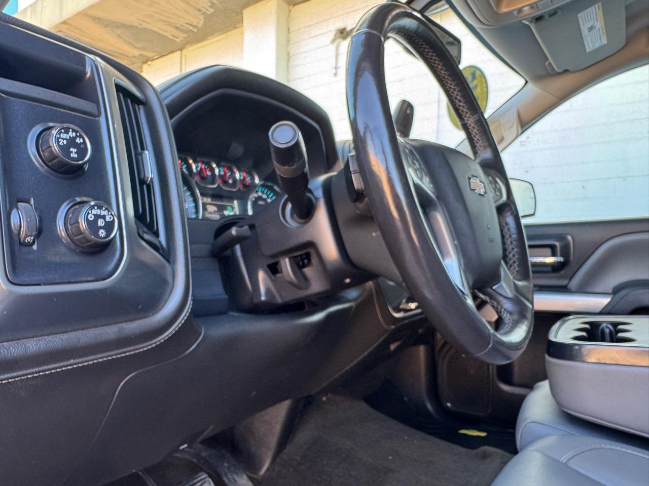 Chevrolet Silverado 1500 4WD Crew Cab 153.0" LTZ w/2LZ 2015