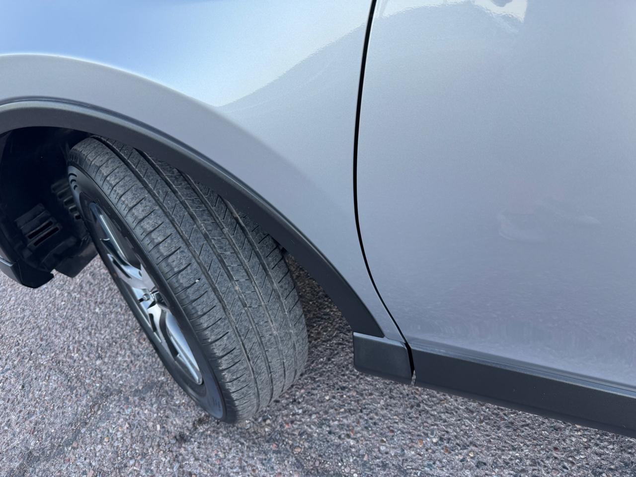 Toyota RAV4 XLE FWD (Natl) 2018