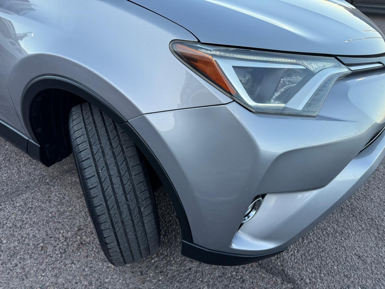 Toyota RAV4 XLE FWD (Natl) 2018