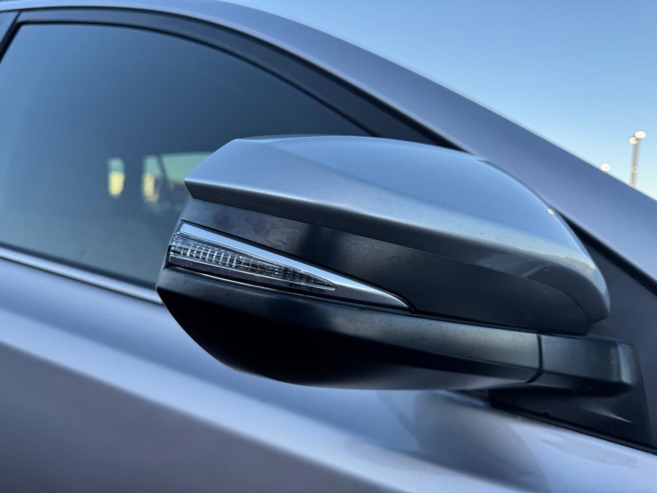 Toyota RAV4 XLE FWD (Natl) 2018