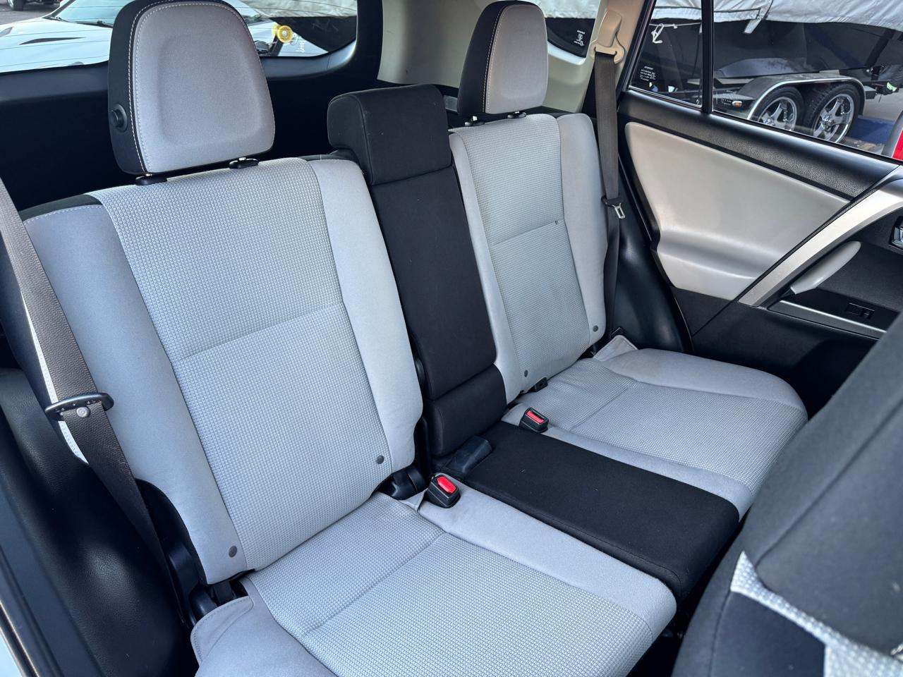 Toyota RAV4 XLE FWD (Natl) 2018